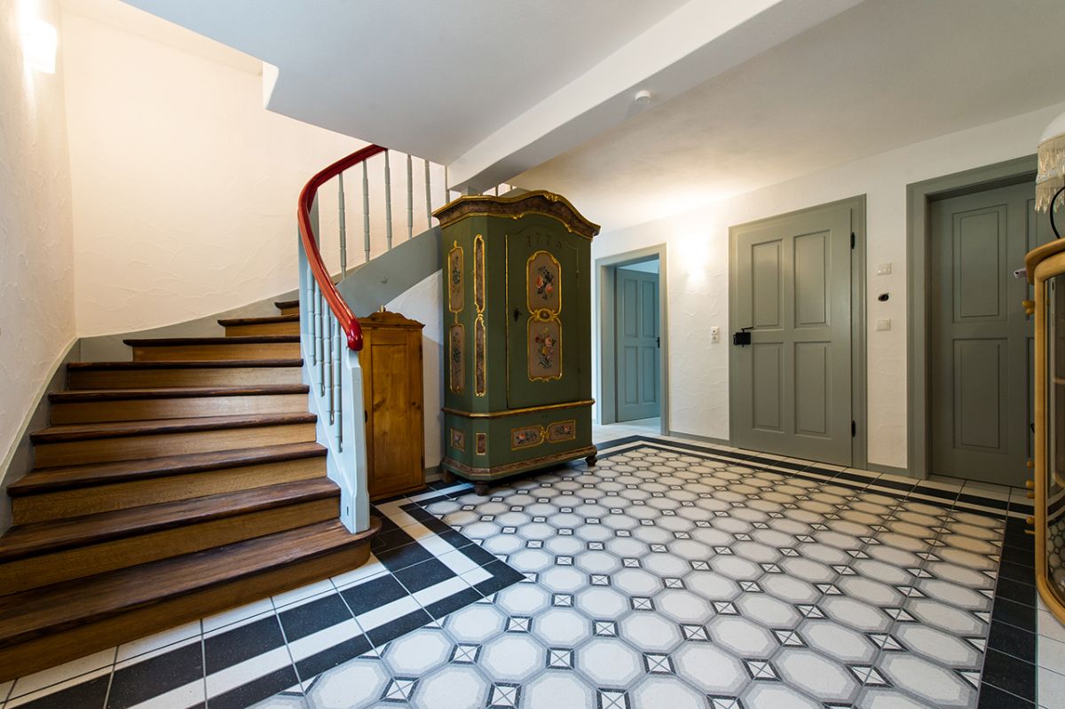 Sanierung und Innengestaltung eines historischen Bauernhauses